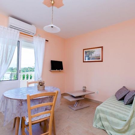 Banjol Apartments Marijana מראה חיצוני תמונה